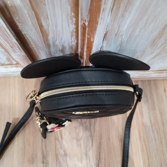 NWT Disney Mickey Mouse Quilted Crossbody - Picture 3 of 6